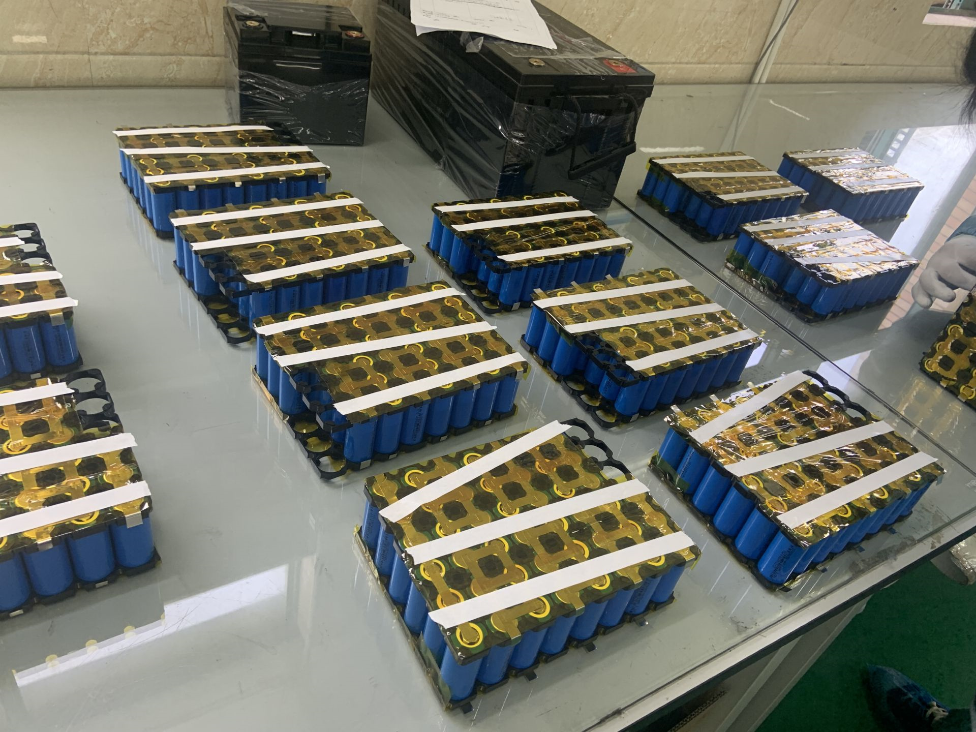 FOBERRIA lithium battery assembly and cell grouping view